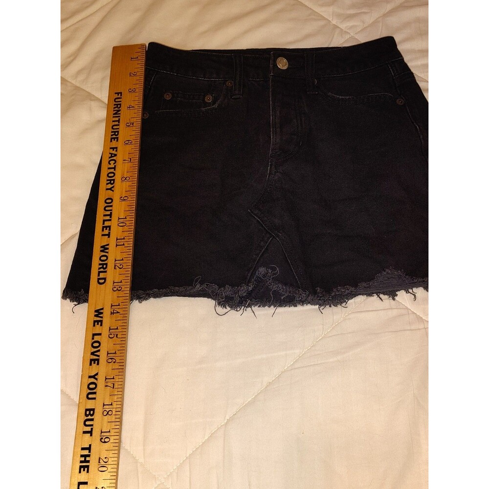 American Eagle Black Denim Mini Skirt Raw Fray Hem 5-Pocket Size 00 Very Good... - Picture 4 of 8